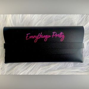 Everythingzpretty sunglass case black